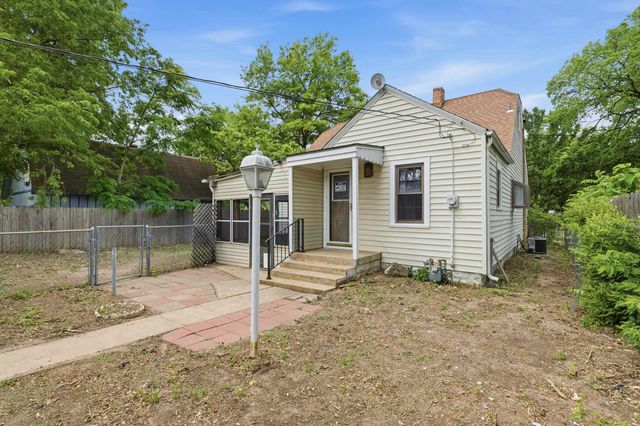 1642 S Mosley, Wichita, KS 67211