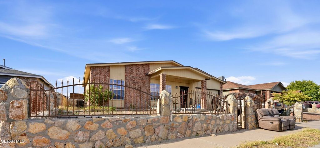 14309 Venecia Drive, Horizon City, TX 79928