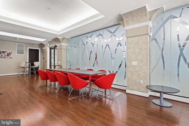 513 W BROAD ST #412, Falls Church, VA 22046