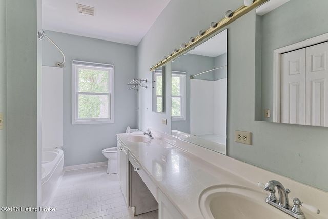 6301 Innisbrook Dr, Prospect, KY 40059