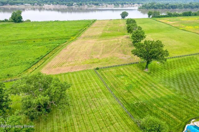 6301 Innisbrook Dr, Prospect, KY 40059