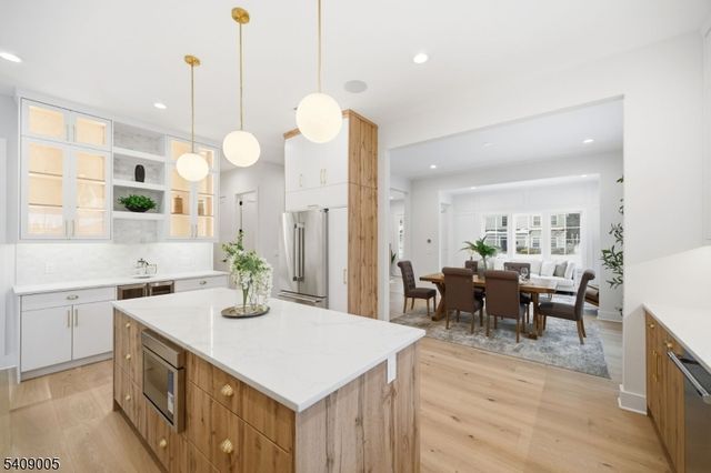 11 Hawthorne Dr, Livingston Twp., NJ 07039