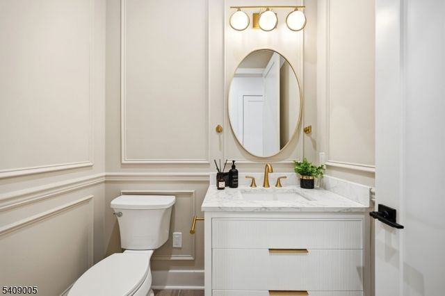 11 Hawthorne Dr, Livingston Twp., NJ 07039