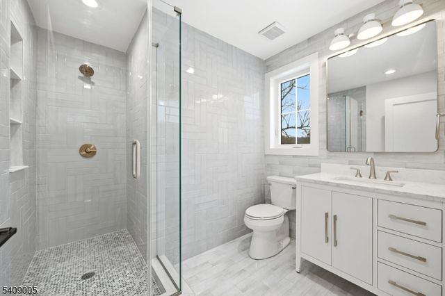 11 Hawthorne Dr, Livingston Twp., NJ 07039