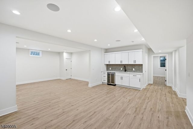 11 Hawthorne Dr, Livingston Twp., NJ 07039