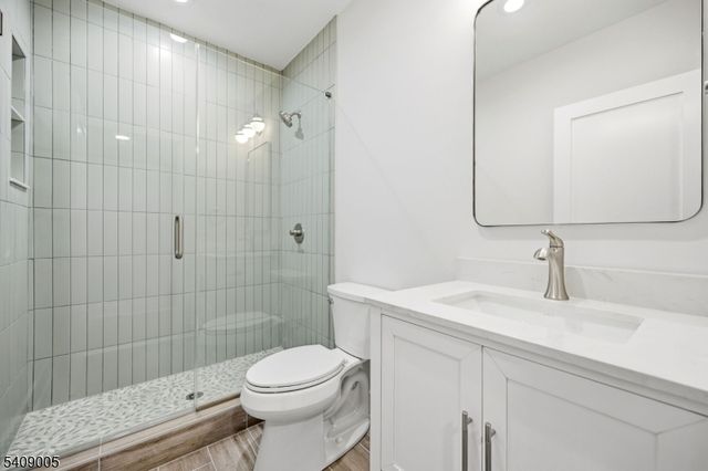 11 Hawthorne Dr, Livingston Twp., NJ 07039