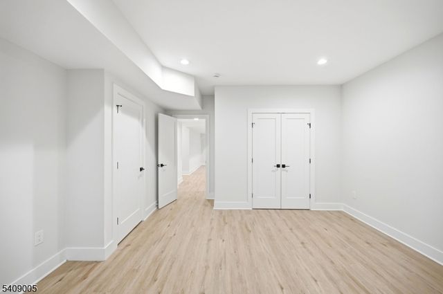 11 Hawthorne Dr, Livingston Twp., NJ 07039