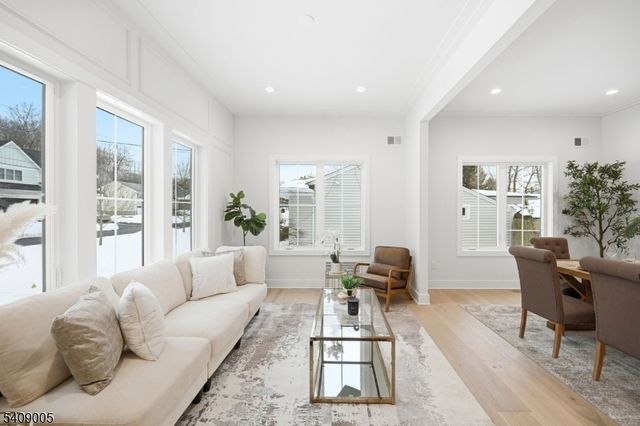 11 Hawthorne Dr, Livingston Twp., NJ 07039