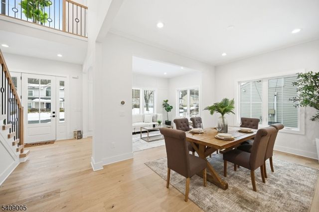 11 Hawthorne Dr, Livingston Twp., NJ 07039