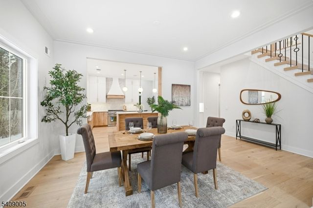 11 Hawthorne Dr, Livingston Twp., NJ 07039