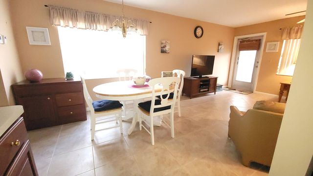 81 Coventry D, West Palm Beach, FL 33417