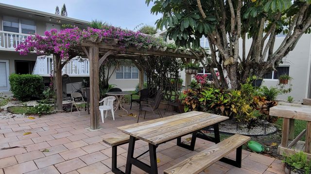 81 Coventry D, West Palm Beach, FL 33417