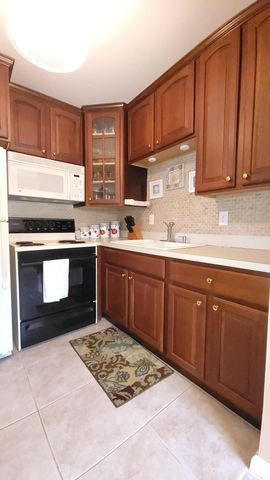 81 Coventry D, West Palm Beach, FL 33417