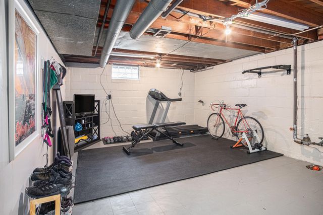 933 Diamond Avenue NE, Grand Rapids, MI 49503