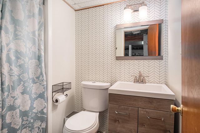 933 Diamond Avenue NE, Grand Rapids, MI 49503