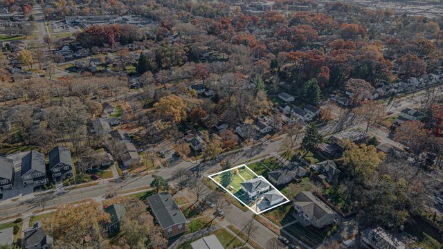 933 Diamond Avenue NE, Grand Rapids, MI 49503