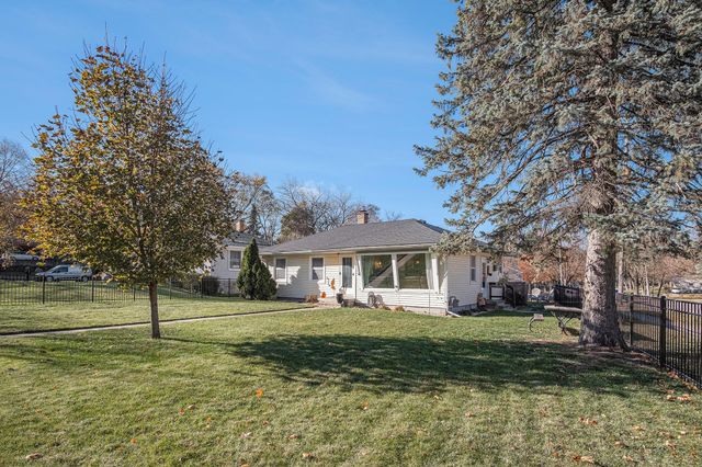 933 Diamond Avenue NE, Grand Rapids, MI 49503