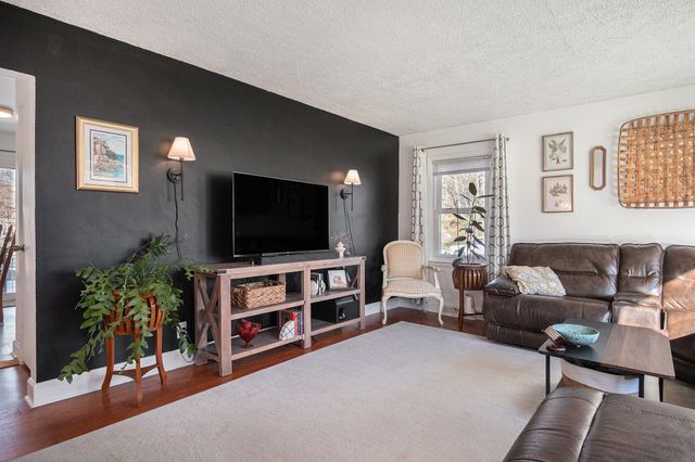 933 Diamond Avenue NE, Grand Rapids, MI 49503