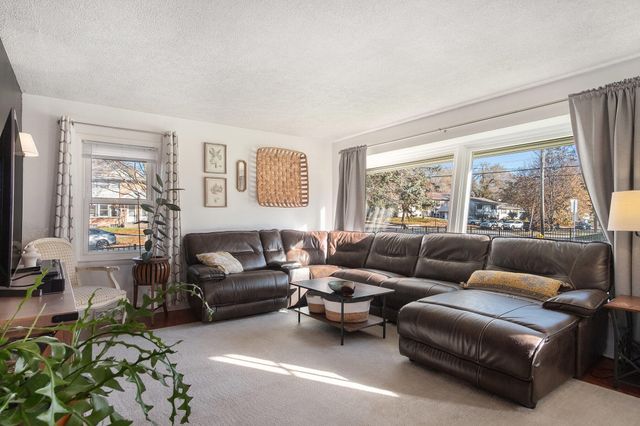 933 Diamond Avenue NE, Grand Rapids, MI 49503