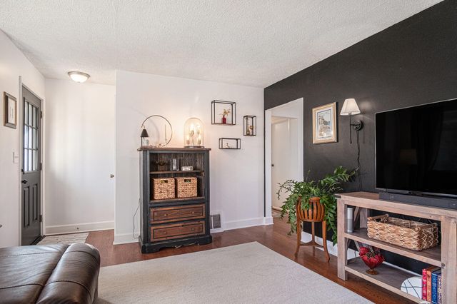 933 Diamond Avenue NE, Grand Rapids, MI 49503