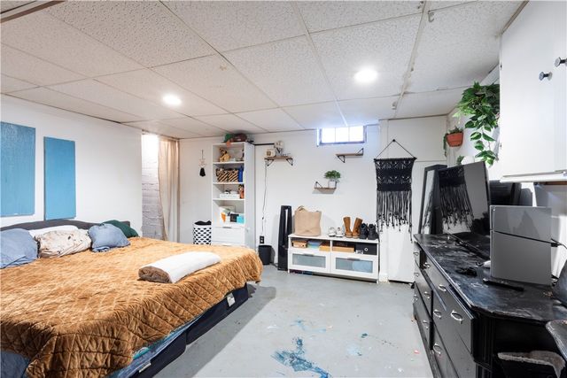 58 Edgemere Road, Pawtucket, RI 02861