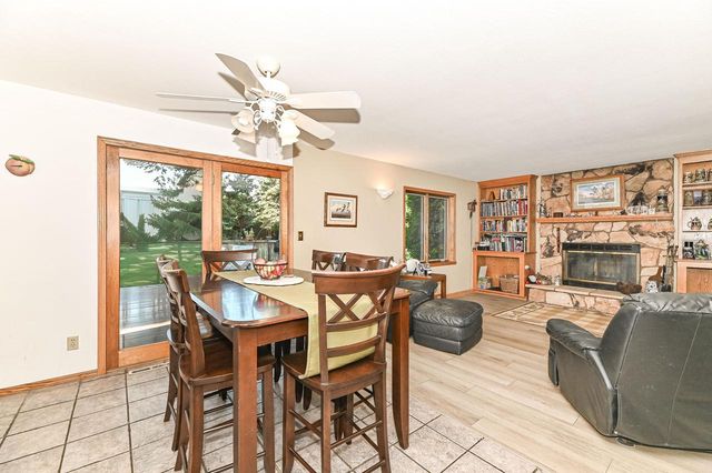 1513 Blakewood COURT, South Milwaukee, WI 53172