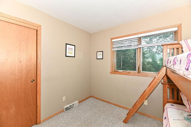 1513 Blakewood COURT, South Milwaukee, WI 53172
