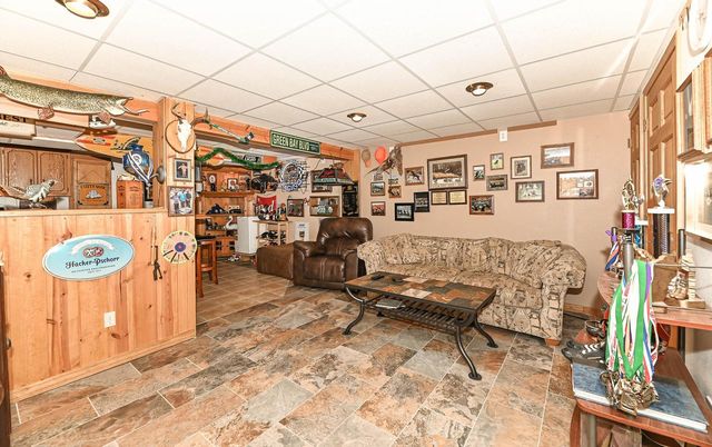 1513 Blakewood COURT, South Milwaukee, WI 53172