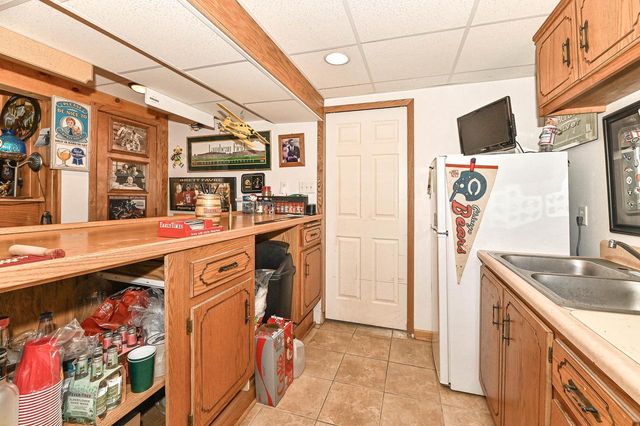 1513 Blakewood COURT, South Milwaukee, WI 53172