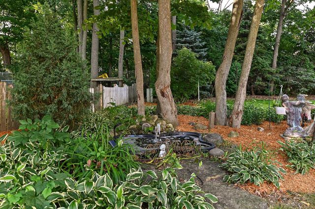 1513 Blakewood COURT, South Milwaukee, WI 53172
