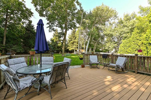 1513 Blakewood COURT, South Milwaukee, WI 53172