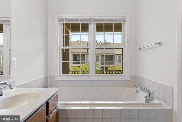 25806 TURLOUGH TER, Chantilly, VA 20152
