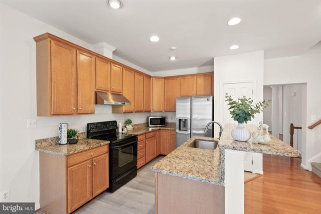 42683 SANDMAN TER, Chantilly, VA 20152