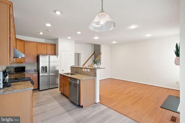 42683 SANDMAN TER, Chantilly, VA 20152