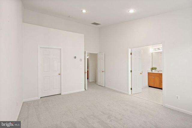 42683 SANDMAN TER, Chantilly, VA 20152