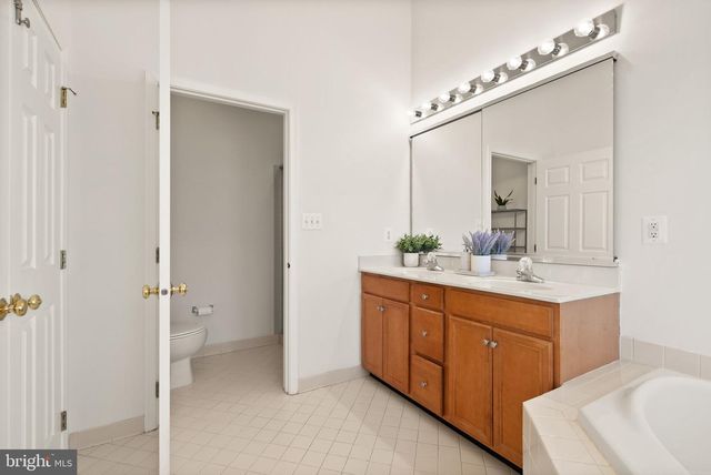 42683 SANDMAN TER, Chantilly, VA 20152