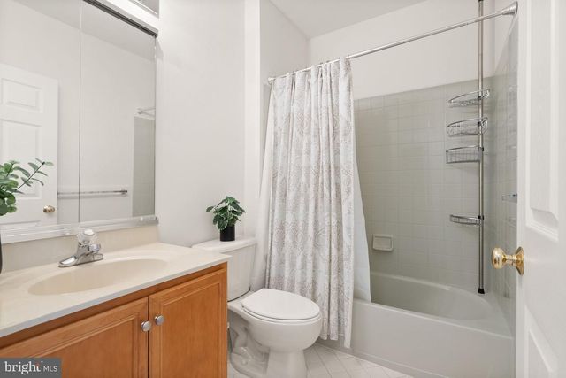 42683 SANDMAN TER, Chantilly, VA 20152