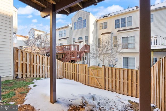 42683 SANDMAN TER, Chantilly, VA 20152