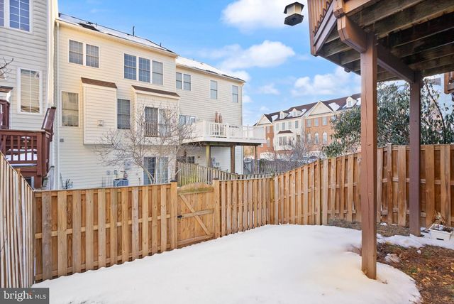 42683 SANDMAN TER, Chantilly, VA 20152