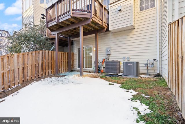 42683 SANDMAN TER, Chantilly, VA 20152