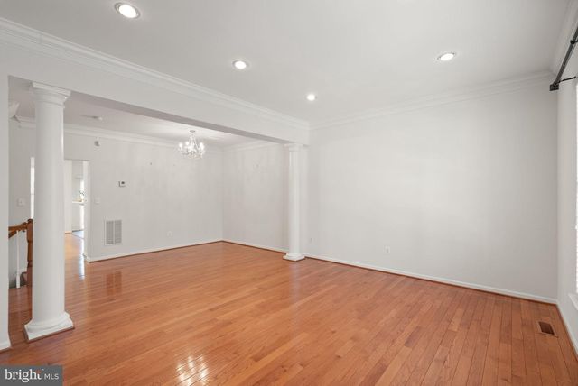 42683 SANDMAN TER, Chantilly, VA 20152