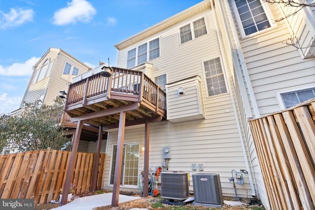 42683 SANDMAN TER, Chantilly, VA 20152