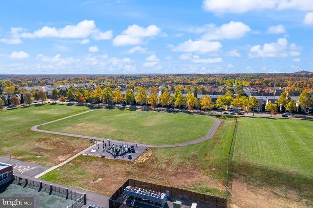 42683 SANDMAN TER, Chantilly, VA 20152