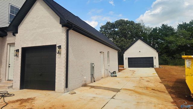 160 Silver Maple Drive, New Market, AL 35761
