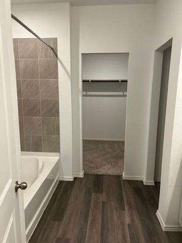 5227 Castlebury Meadows Drive, Spring, TX 77373