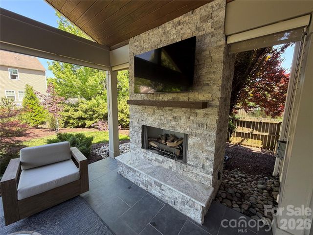 10307 Dominion Village Drive, Charlotte, NC 28269