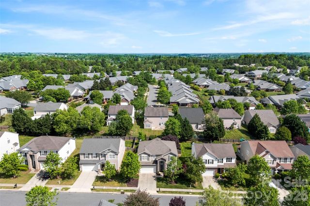 10307 Dominion Village Drive, Charlotte, NC 28269