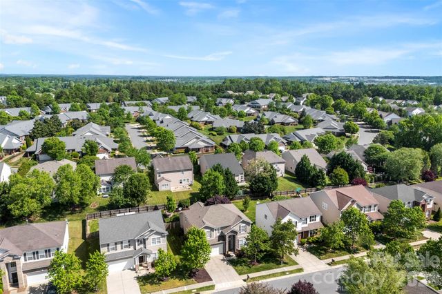 10307 Dominion Village Drive, Charlotte, NC 28269