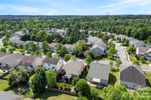 10307 Dominion Village Drive, Charlotte, NC 28269