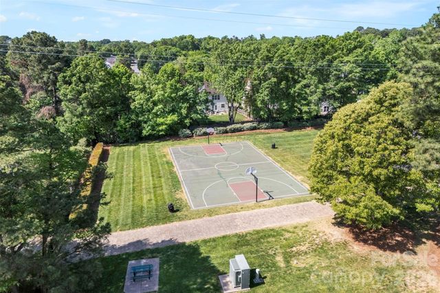 10307 Dominion Village Drive, Charlotte, NC 28269